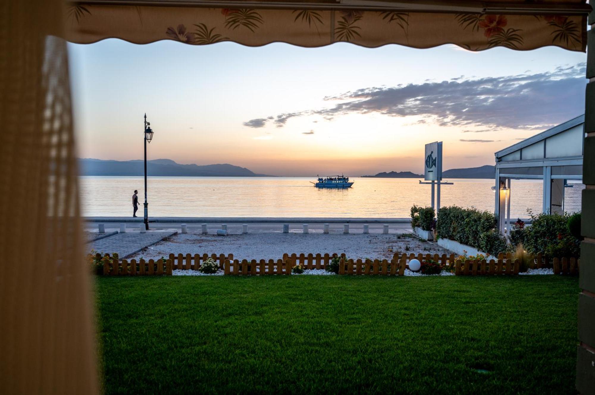דירות Loutraki Sea Sunset מראה חיצוני תמונה