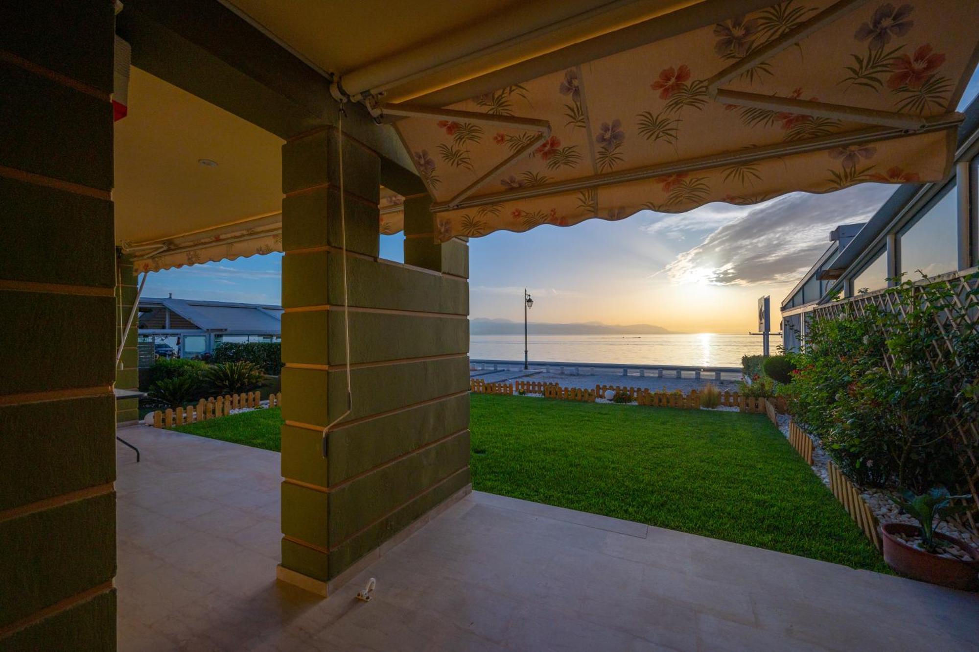 דירות Loutraki Sea Sunset מראה חיצוני תמונה